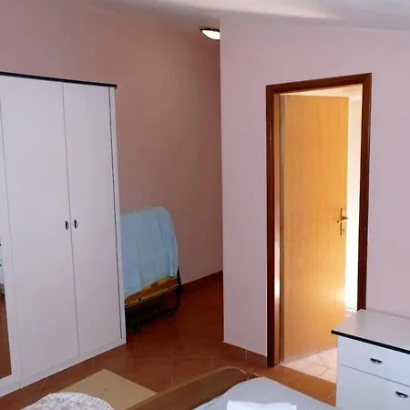 Lejlighed With Parking Space Barbat, Rab - 23180 Rab Town