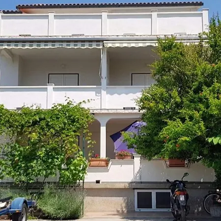 Apartment With A Parking Space Barbat, Rab - 23180